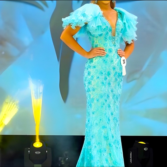 Sherri Hill Couture - Picture 2 of 8